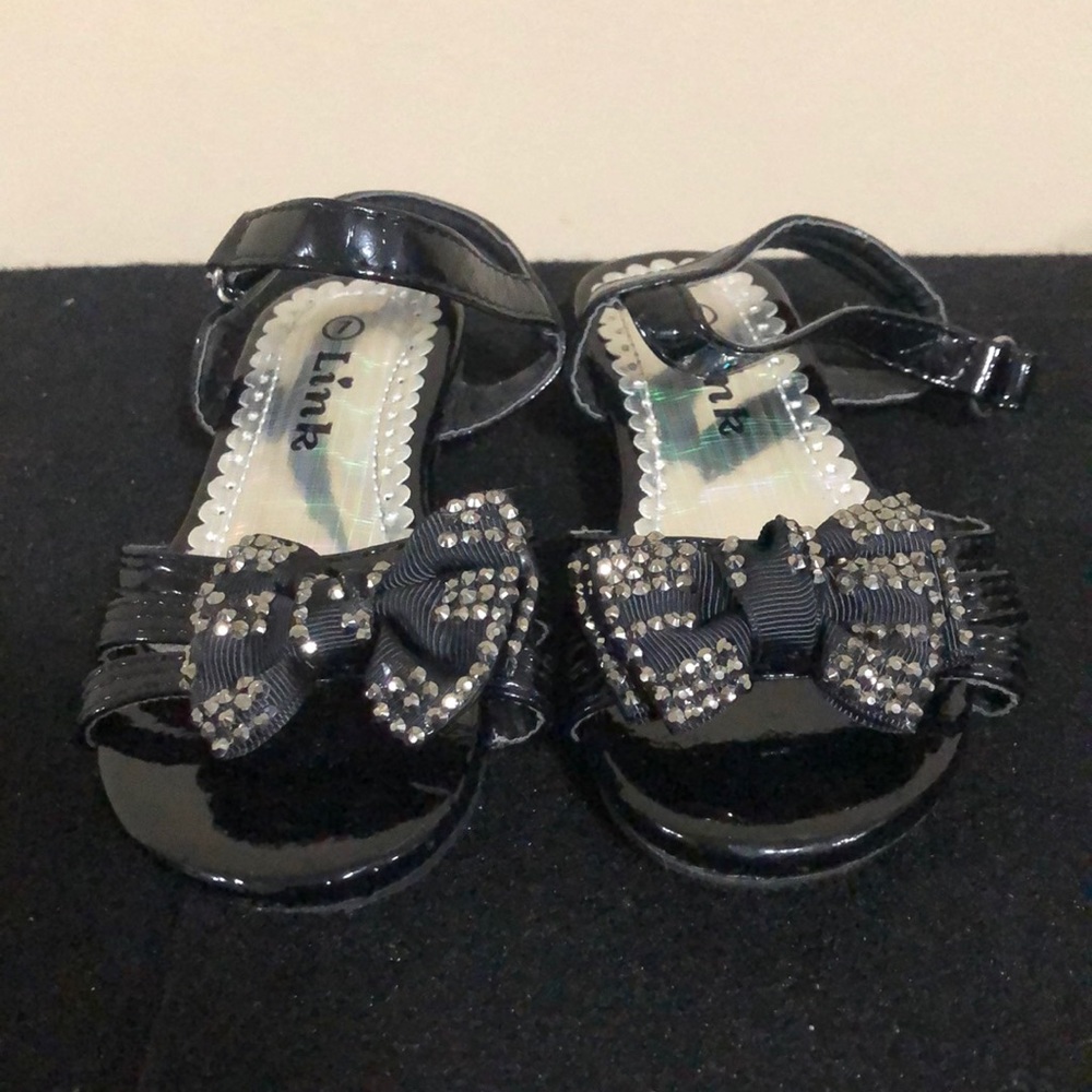 Link dress flops sandals